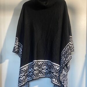 Forever 21 Black and White Knit Poncho